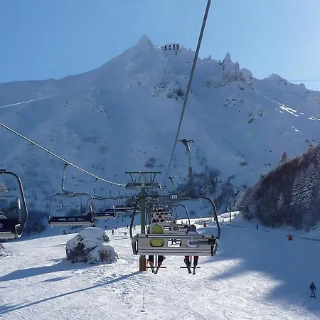 Avec Parking Et Vue Montagne - Fr-1-608-251 *